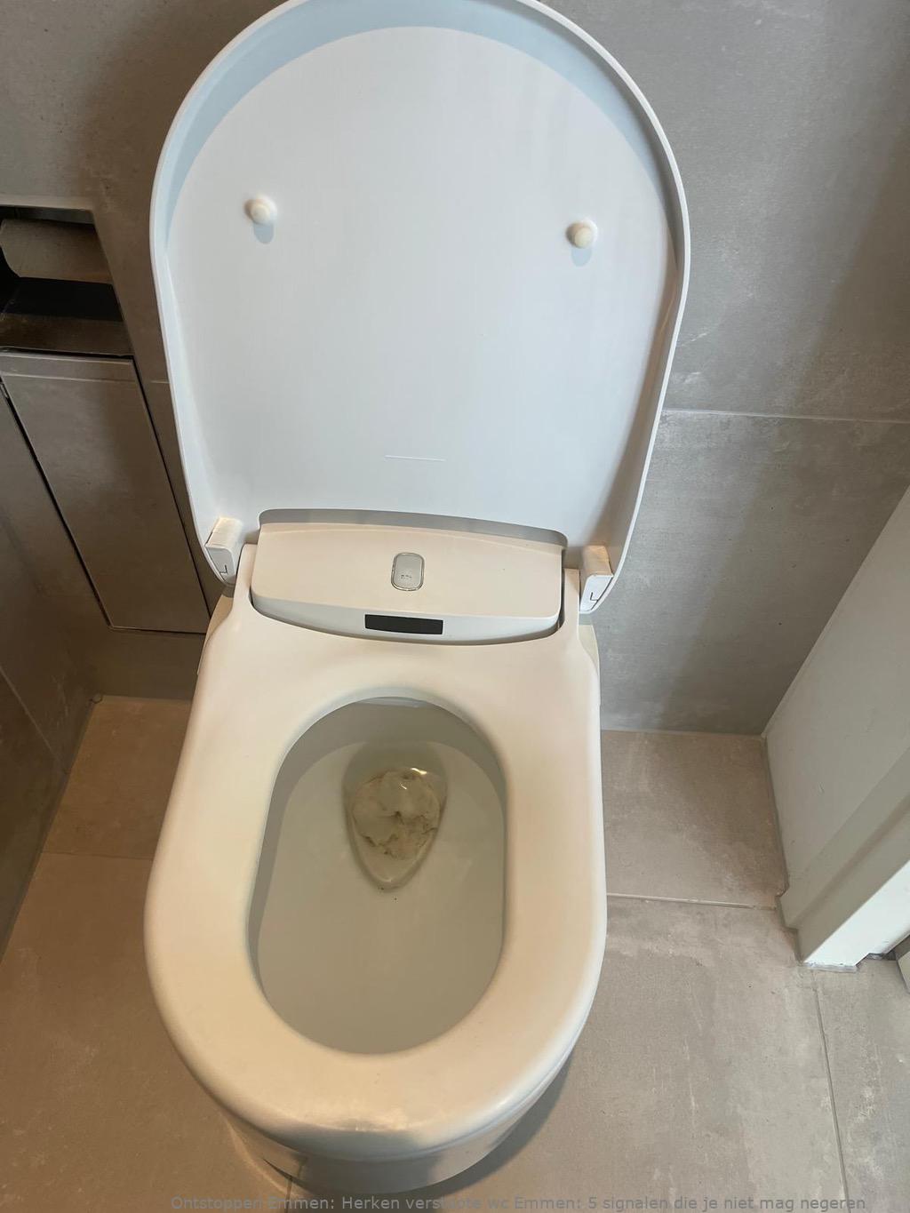 Herken verstopte wc Emmen: 5 signalen die je niet mag negeren